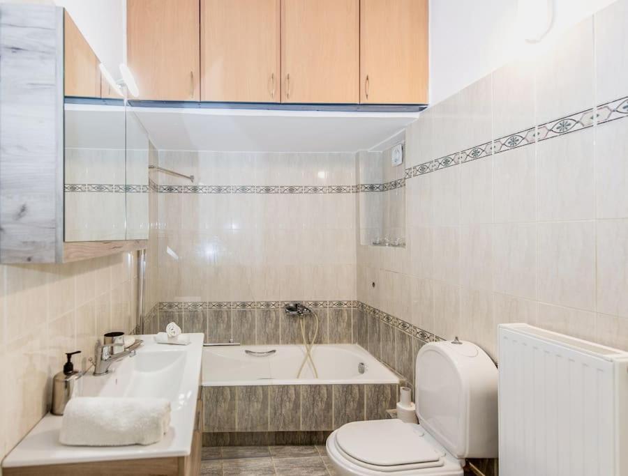 Thano'S Stylish Flat Just 150M To The Beach Faraí Εξωτερικό φωτογραφία
