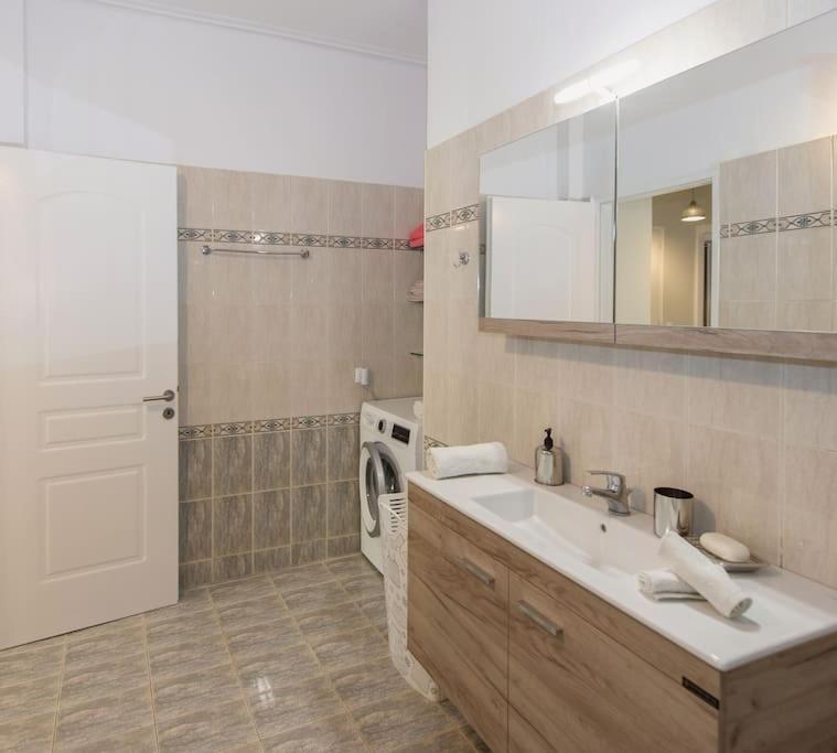 Thano'S Stylish Flat Just 150M To The Beach Faraí Εξωτερικό φωτογραφία